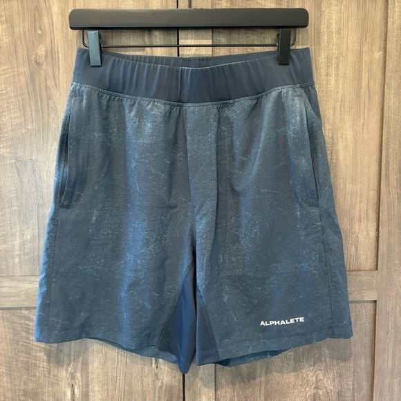 Alphalete Medium Active Shorts Gray 7 inch inseam Zip Pockets - Picture 1 of 10
